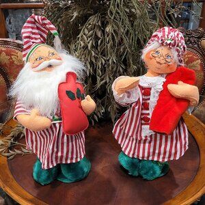 Annalee Santa & Mrs. Claus Christmas Dolls 2006 Hot Water Bottle & Blanket